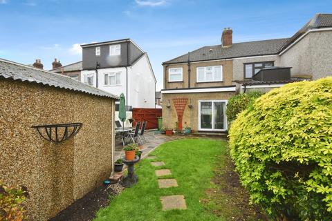 3 bedroom semi-detached house for sale, Geneva Gardens, Romford