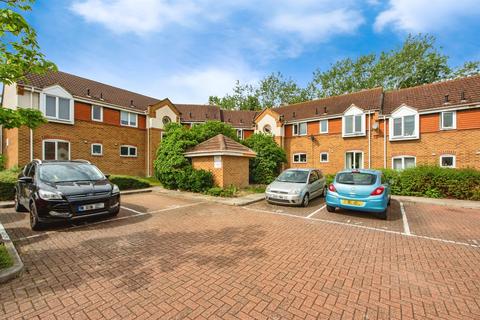 2 bedroom flat for sale, Caravel Close, Chafford Hundred, Grays