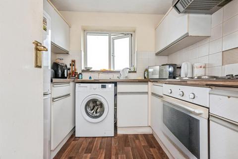 2 bedroom flat for sale, Caravel Close, Chafford Hundred, Grays