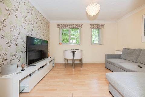 2 bedroom flat for sale, Caravel Close, Chafford Hundred, Grays