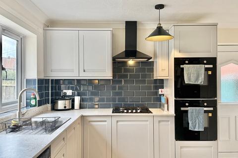 3 bedroom semi-detached house for sale, Donegal Road, Ipswich IP1