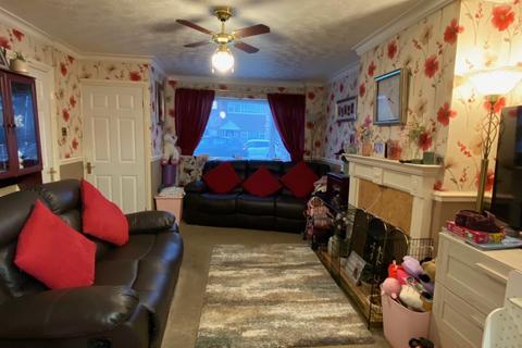 3 bedroom semi-detached house for sale, Hill View Close, Grantham