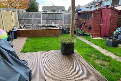 3 bedroom semi-detached house for sale, Hill View Close, Grantham