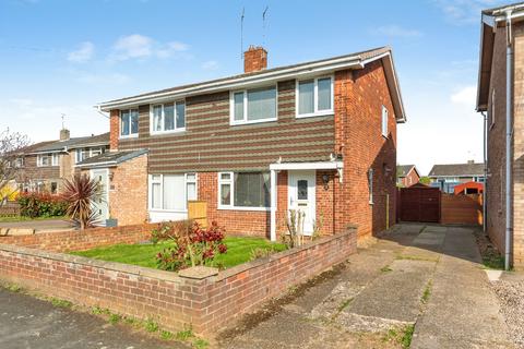 3 bedroom semi-detached house for sale, Hill View Close, Grantham