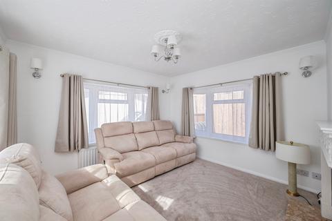2 bedroom detached bungalow for sale, Mill Road, Great Yarmouth