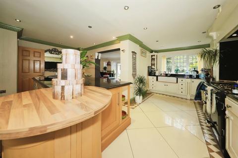 5 bedroom detached house for sale, Wimbledon Drive, Stourbridge