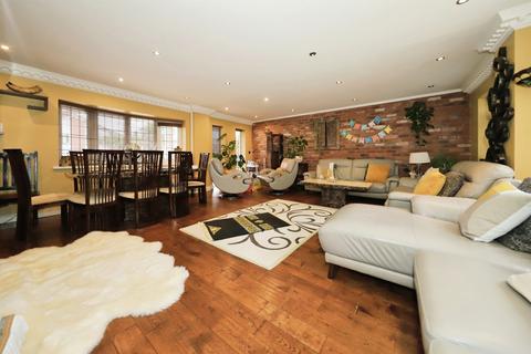 5 bedroom detached house for sale, Wimbledon Drive, Stourbridge