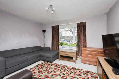 1 bedroom ground floor flat for sale, Summerfields Avenue, Hailsham