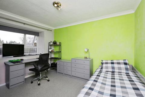1 bedroom ground floor flat for sale, Summerfields Avenue, Hailsham