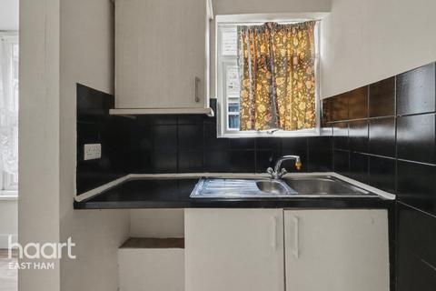 3 bedroom terraced house for sale, Goldsmith Avenue, London