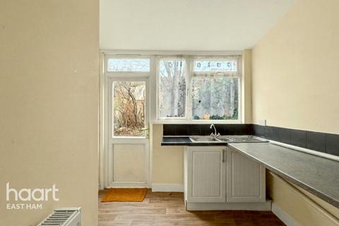3 bedroom terraced house for sale, Goldsmith Avenue, London