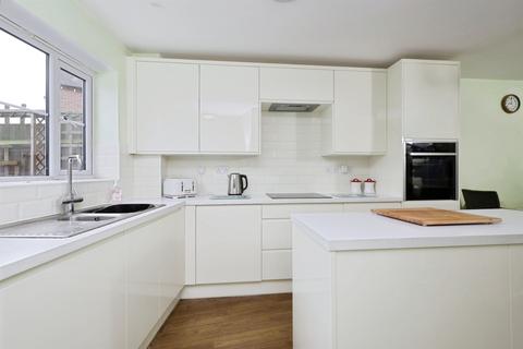 3 bedroom end of terrace house for sale, Splice Lane, Hailsham