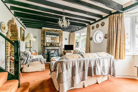 4 bedroom semi-detached house for sale, Main Street, Peasmarsh, Rye