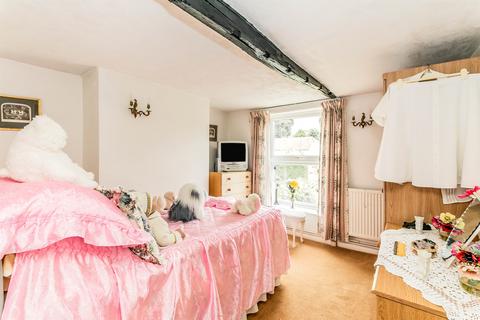 4 bedroom semi-detached house for sale, Main Street, Peasmarsh, Rye