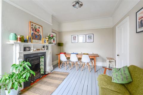 4 bedroom semi-detached house for sale, Avondale Crescent, Shipley, West Yorkshire, BD18