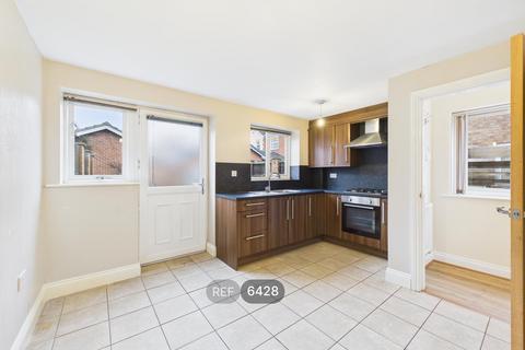 2 bedroom semi-detached house to rent, 4, Dandy Mill Court, Pontefract, WF8 2WR