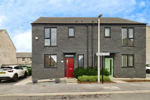3 bedroom semi-detached house for sale, Crusoe Road, Kingswood, Hull