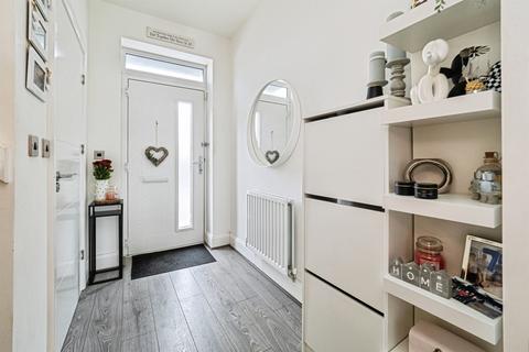 3 bedroom semi-detached house for sale, Crusoe Road, Kingswood, Hull