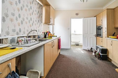 4 bedroom semi-detached house for sale, Holderness Road, Hull