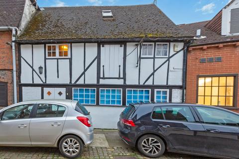 1 bedroom character property for sale, Market Square, Leighton Buzzard