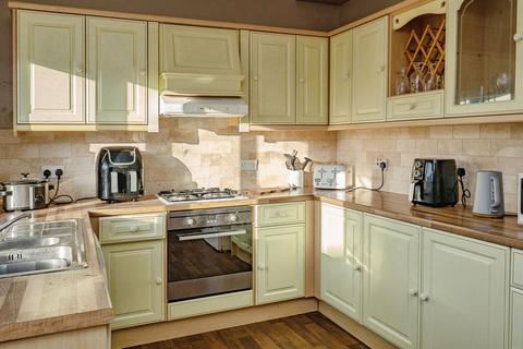 2 bedroom terraced house for sale, Weghill Road, Preston, Hull