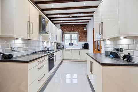 3 bedroom barn conversion for sale, Enholmes Lane, Patrington, Hull