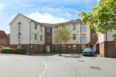 2 bedroom ground floor flat for sale, Mescott Meadows, Hedge End, Southampton
