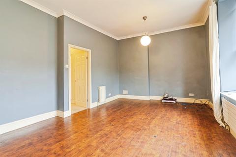 2 bedroom apartment for sale, Newlaithes Road, Horsforth, Leeds