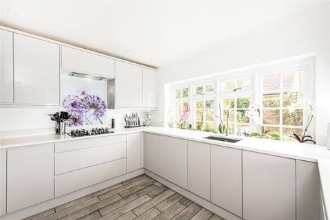 4 bedroom end of terrace house for sale, London Road, Broughton, Milton Keynes, Buckinghamshire, MK10