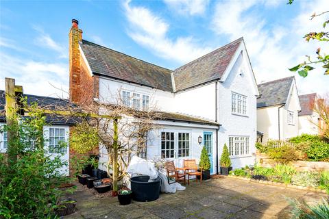 London Road, Broughton, Milton Keynes, Buckinghamshire, MK10