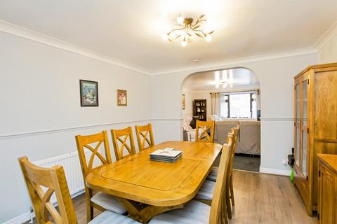4 bedroom detached house for sale, Sandal Magna, Halifax