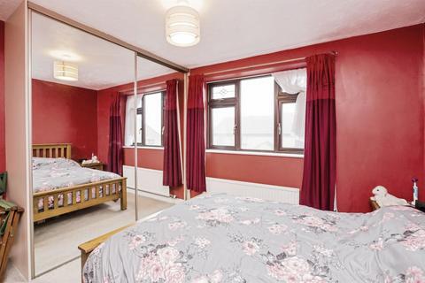 4 bedroom detached house for sale, Sandal Magna, Halifax