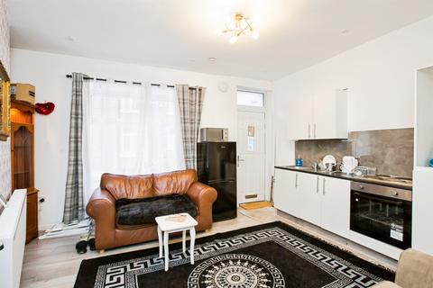 2 bedroom end of terrace house for sale, New Road, HALIFAX