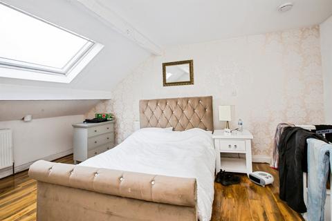 2 bedroom end of terrace house for sale, New Road, HALIFAX