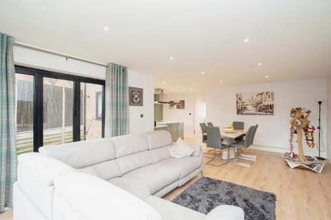 3 bedroom semi-detached house for sale, Bedmond Road, Abbots Langley