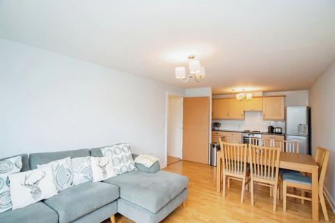 2 bedroom flat for sale, Ovaltine Drive, KINGS LANGLEY