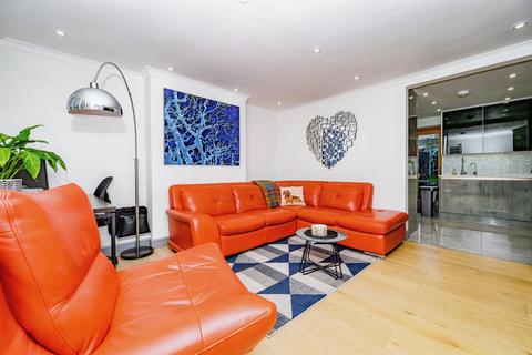 2 bedroom terraced house for sale, Hill Common, Hemel Hempstead