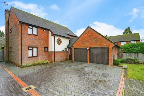 4 bedroom detached house for sale, Badgers Croft, Hemel Hempstead