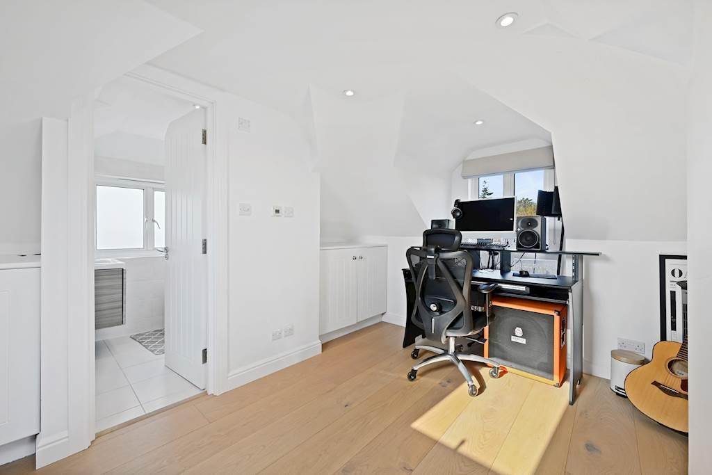 17 Makepeae Ave - Bedroom 5.JPG