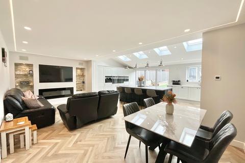 3 bedroom semi-detached house for sale, Myott Avenue, Newcastle, ST5