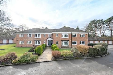 3 bedroom apartment for sale, Sandmoor Green, Leeds, West Yorkshire