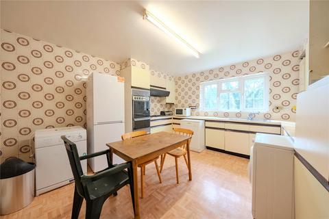 3 bedroom apartment for sale, Sandmoor Green, Leeds, West Yorkshire