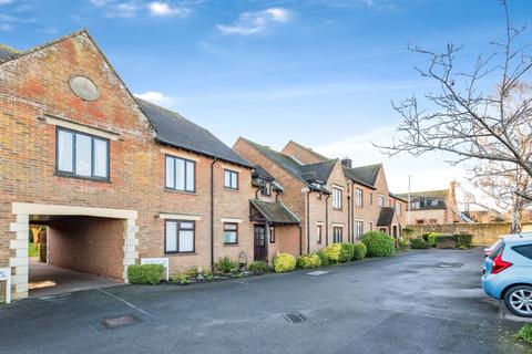 1 bedroom flat for sale, Parsonage Court, Highworth, Swindon