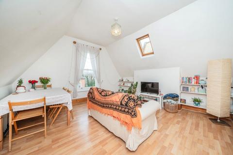 2 bedroom flat for sale, Marlborough Road, London W4