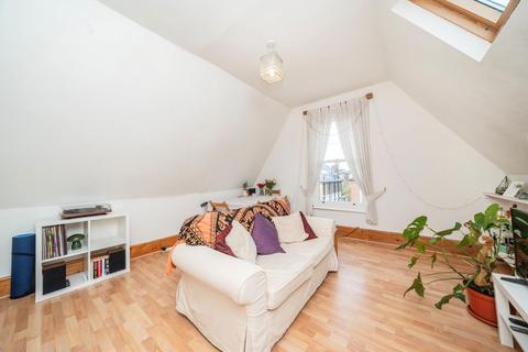 2 bedroom flat for sale, Marlborough Road, London W4