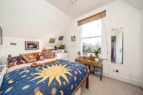 2 bedroom flat for sale, Marlborough Road, London W4
