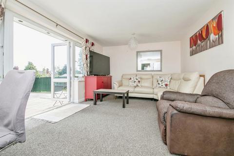 2 bedroom terraced bungalow for sale, Waveney Road, Ipswich