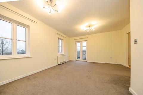2 bedroom flat for sale, Alnesbourn Crescent, Ipswich