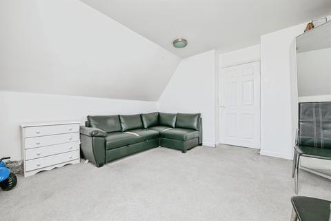 2 bedroom flat for sale, Alnesbourn Crescent, Ipswich