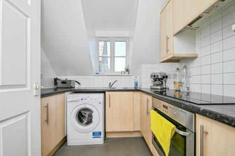 2 bedroom flat for sale, Alnesbourn Crescent, Ipswich